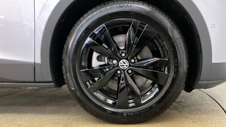 Volkswagen ID.4 210kW Black Edition Pro 77kWh 5dr Auto Electric Estate